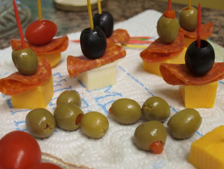 Appetizers For Italian Dinner Party
 Easy Appetizer Olive Cheese Pepperoni