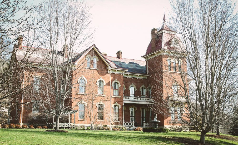 Bed And Breakfast Southern Indiana
 Why Schenck Mansion is the Best B&B for Southern Indiana