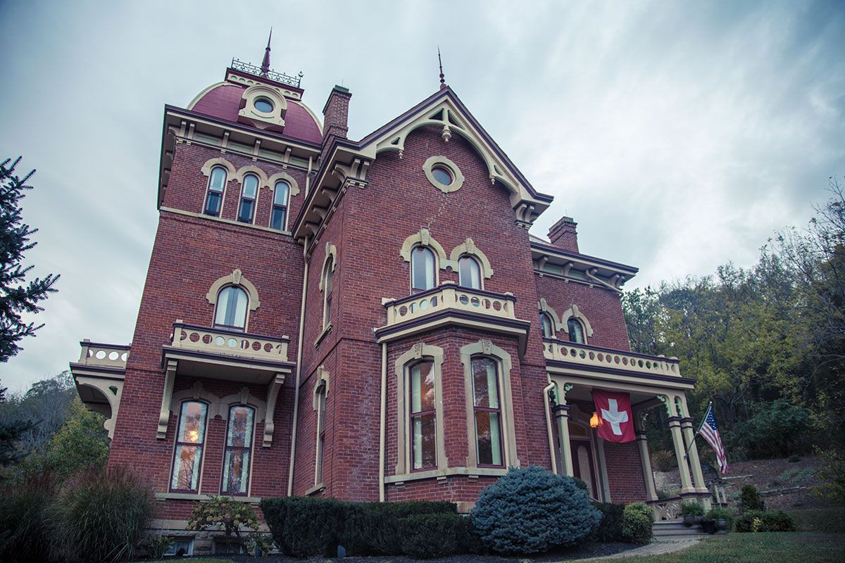 Bed And Breakfast Southern Indiana
 This Haunted Mansion in Southern Indiana Will Give You