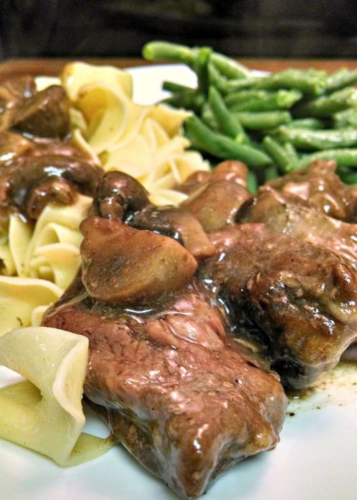 Beef Chuck Slow Cooker
 Slow Cooker Mushroom Braised Chuck Steaks – A Kitchen Hoor