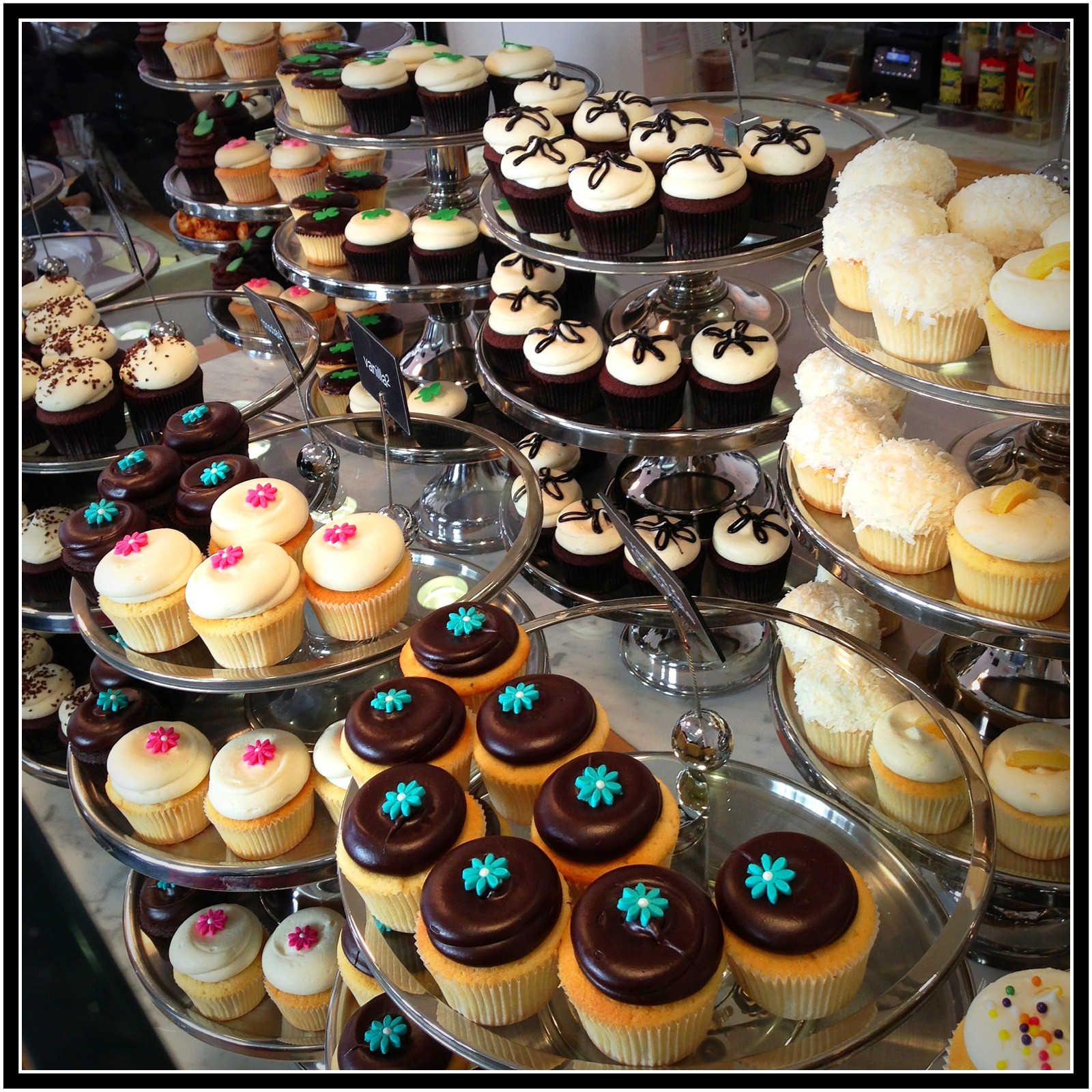 Best Cupcakes In Dc
 Scott Collins iPhoneography Yep worth the wait DC Cupcakes