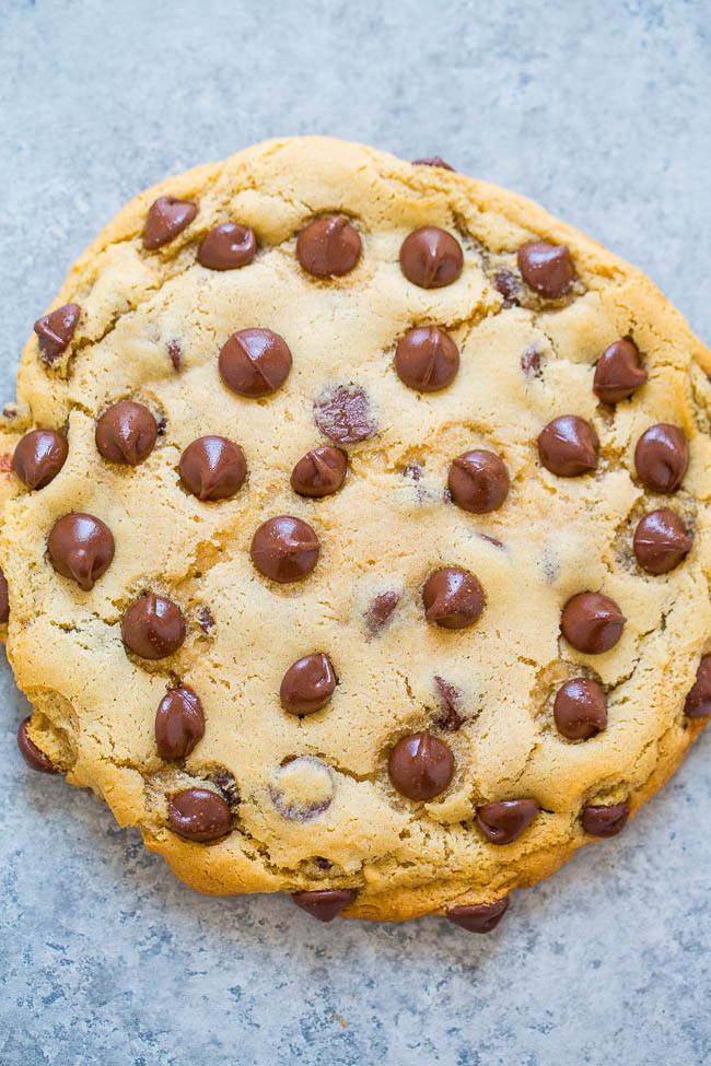 Biggest Chocolate Chip Cookies
 GIANT Chocolate Chip Cookie for e Single Serving