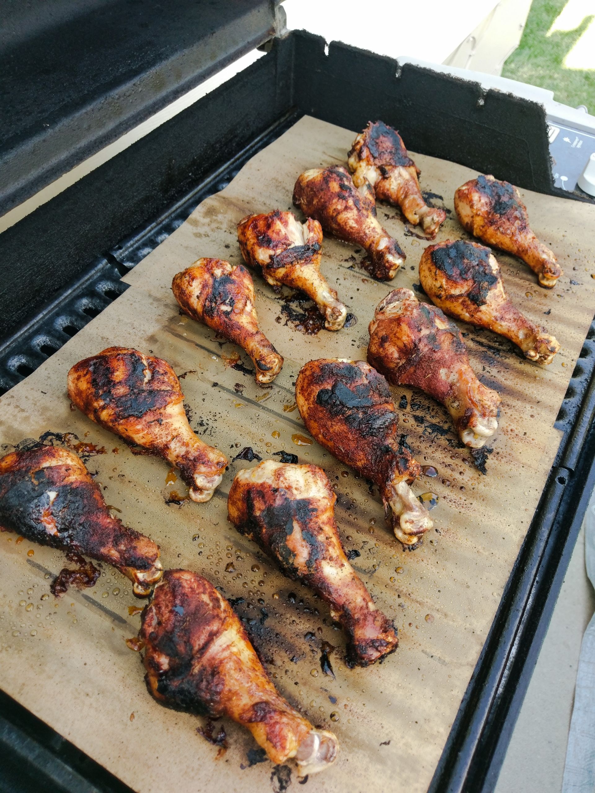 Broiled Chicken Legs
 Grill Mats Grilled Chicken Legs