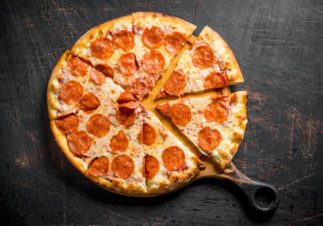 Calories In One Slice Of Pepperoni Pizza
 How Many Calories in a Slice of Pepperoni Pizza