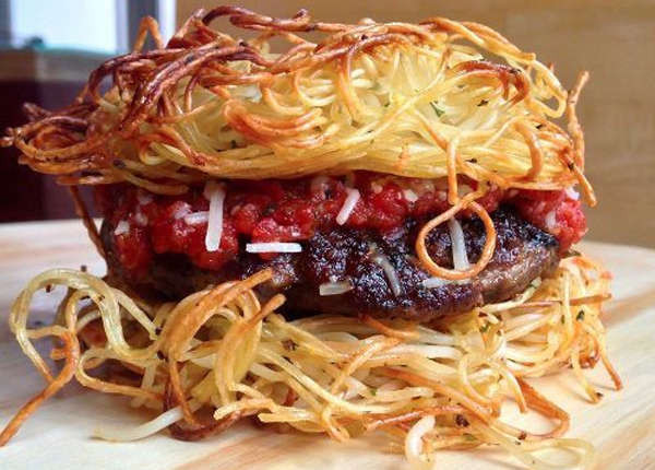 Cheeseburger Vs Spaghetti
 Spaghetti Themed Burgers spaghetti noodles