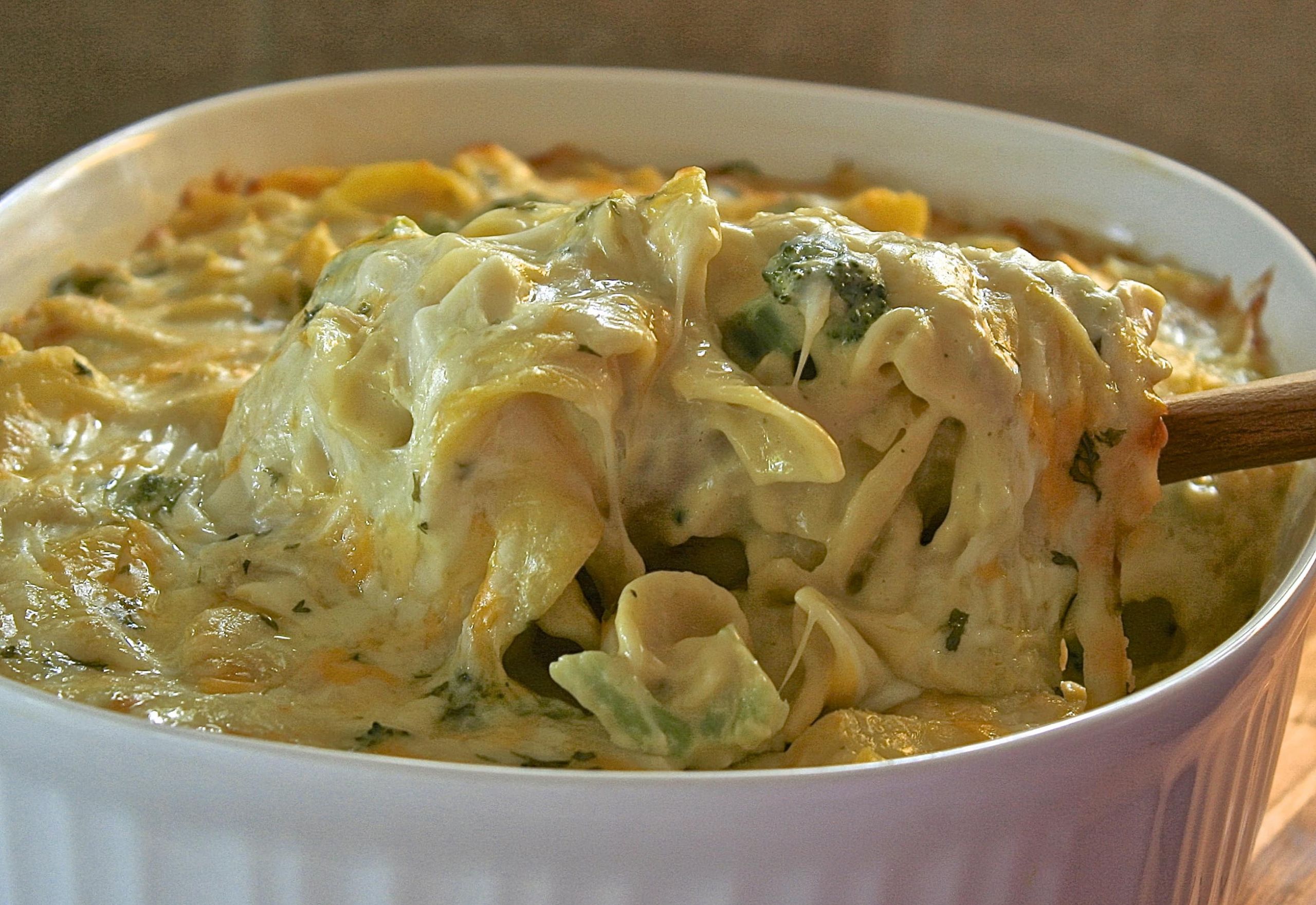 Cheesy Tuna Noodle Casserole
 Kid Approved Super Cheesy Tuna Noodle Casserole with Fresh