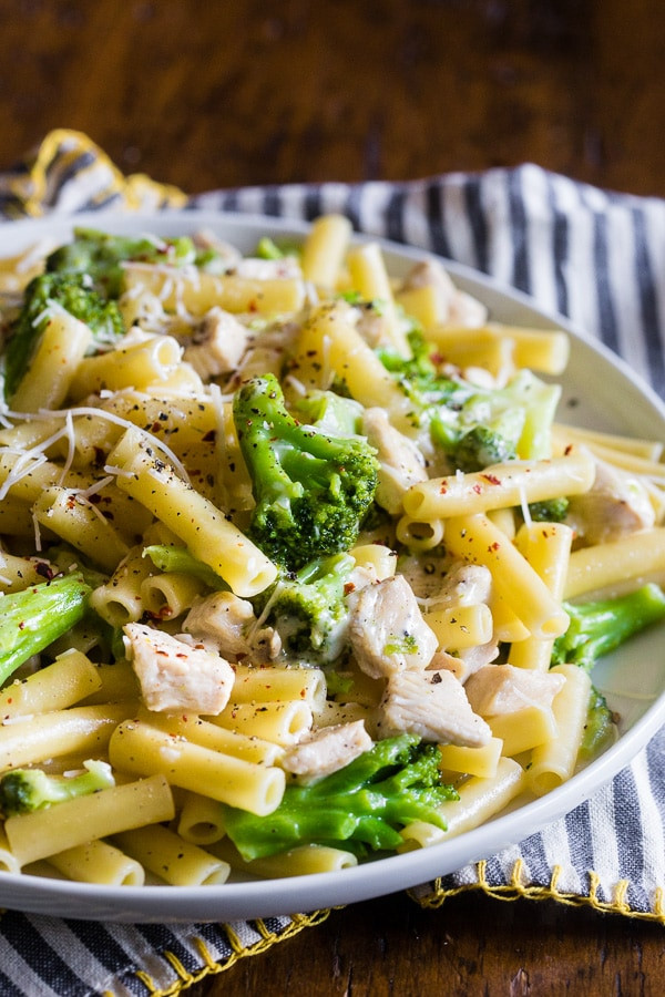 Chicken Broccoli Ziti
 Chicken Broccoli Ziti a quick 30 minute meal packed with