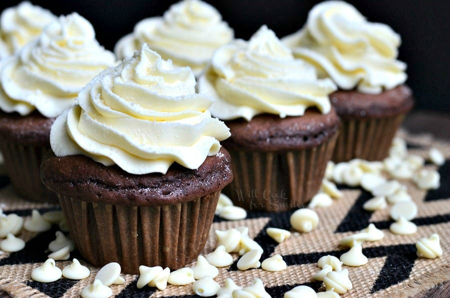 Chocolate Cupcakes With Cream Cheese Frosting
 Double Chocolate Cupcakes with White Chocolate Cream