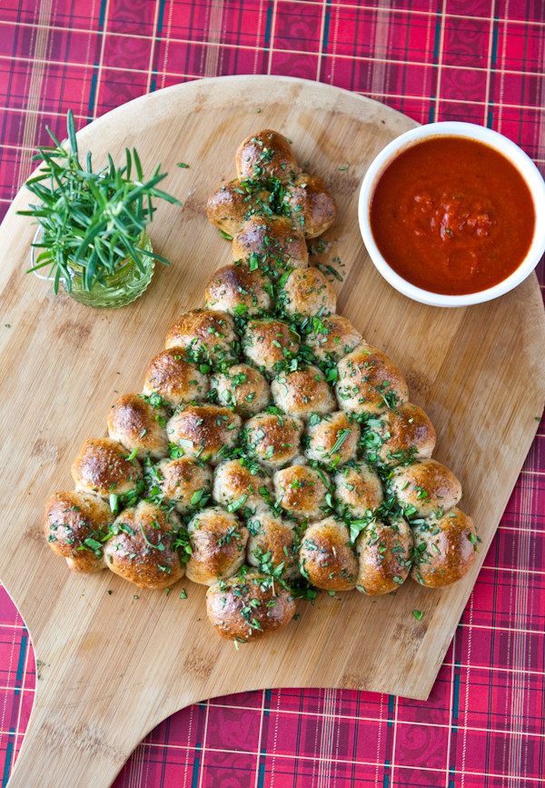 Christmas Appetizers Ideas
 16 Tasty Appetizer Recipes Decorated in Christmas Colors