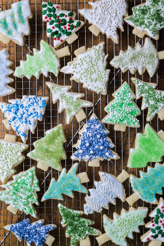 Colored Sugar Cookies
 Holiday Sugar Cookies and DIY Colored Sugar