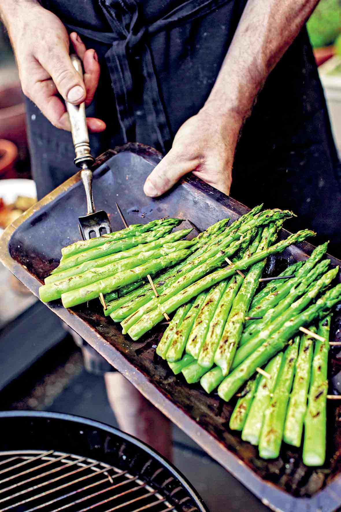 Cooking Asparagus On The Grill
 How to Grill Asparagus Recipe