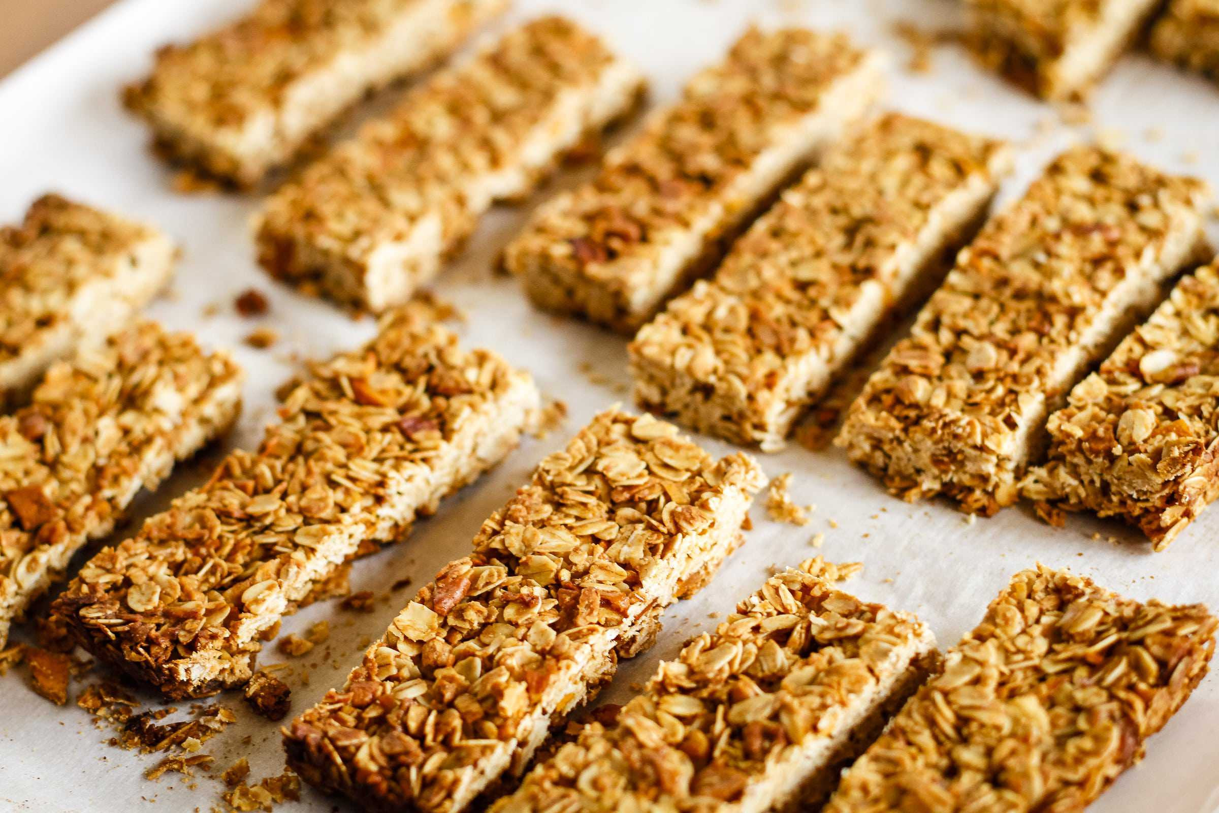 Crunchy Healthy Snacks
 Crunchy Homemade Granola Bars Recipe