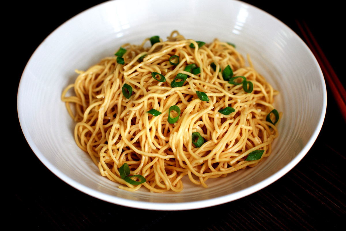 Crustacean Garlic Noodles Recipe
 Crustacean AnQi Thang Long Garlic Noodles Recipe