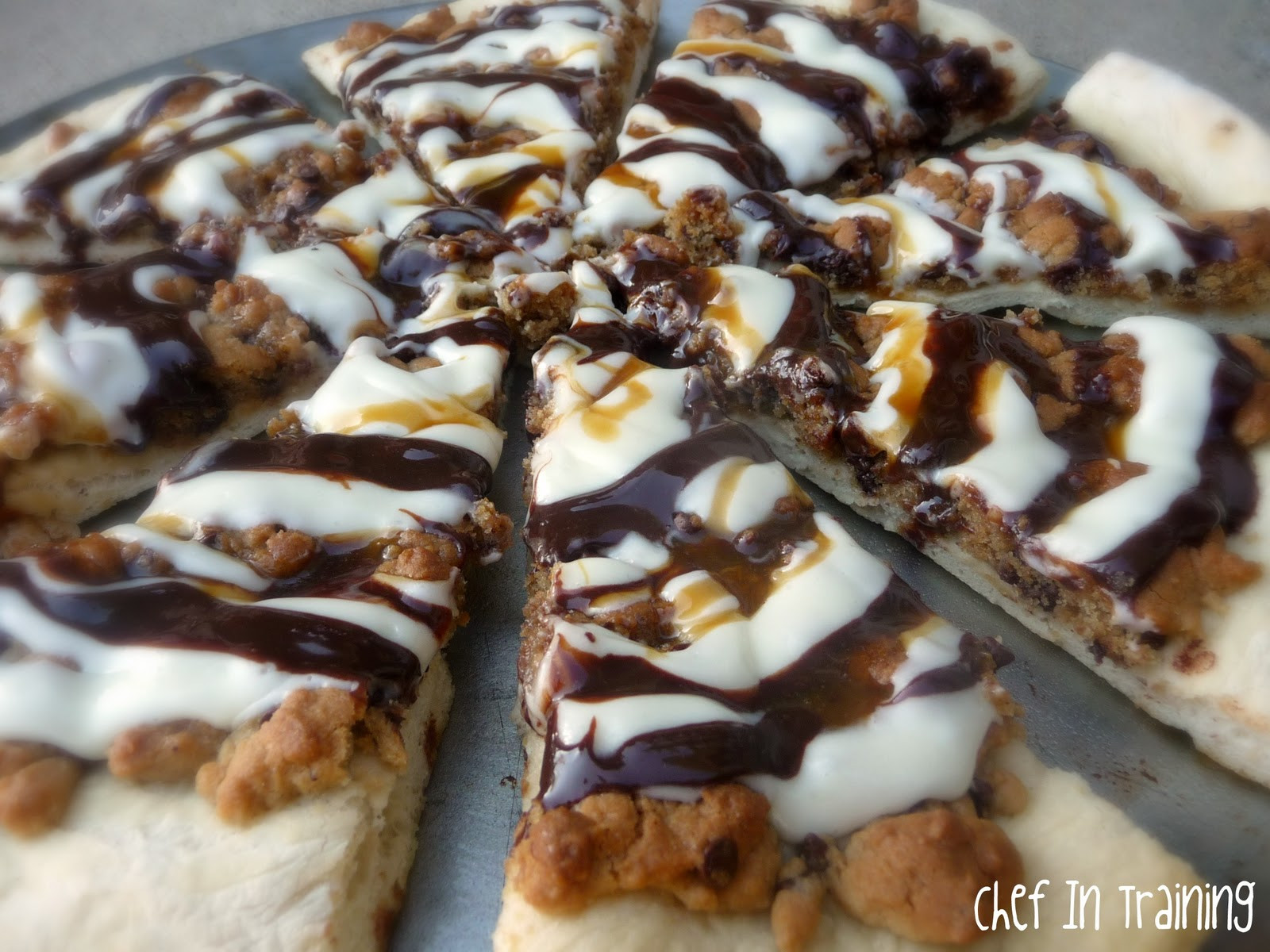 Desserts To Make With Pizza Dough
 Pizza Pie Cafe Inspired Dessert Pizzas Oreo and Cookie