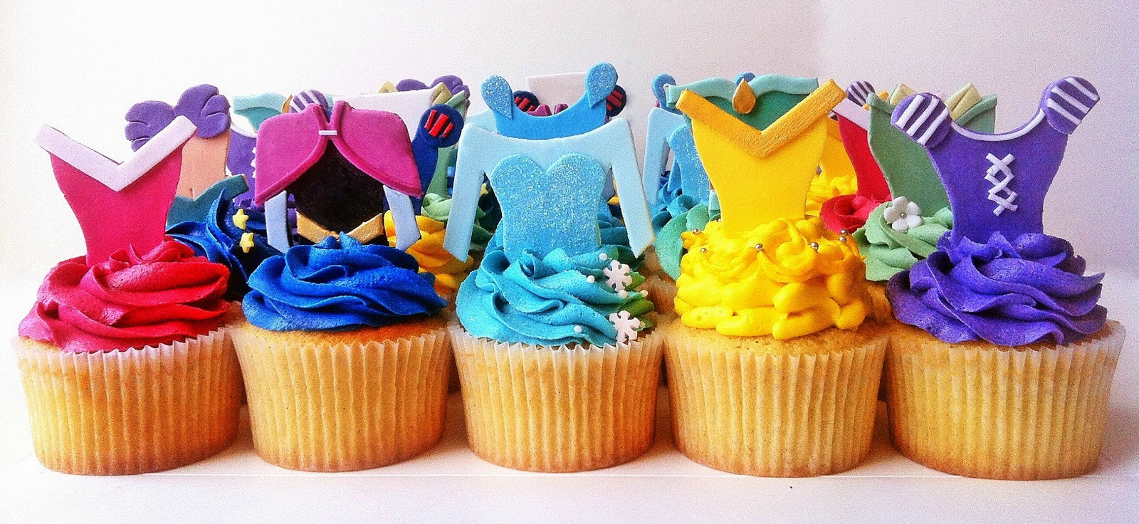Disney Princess Cupcakes
 top the cupcake