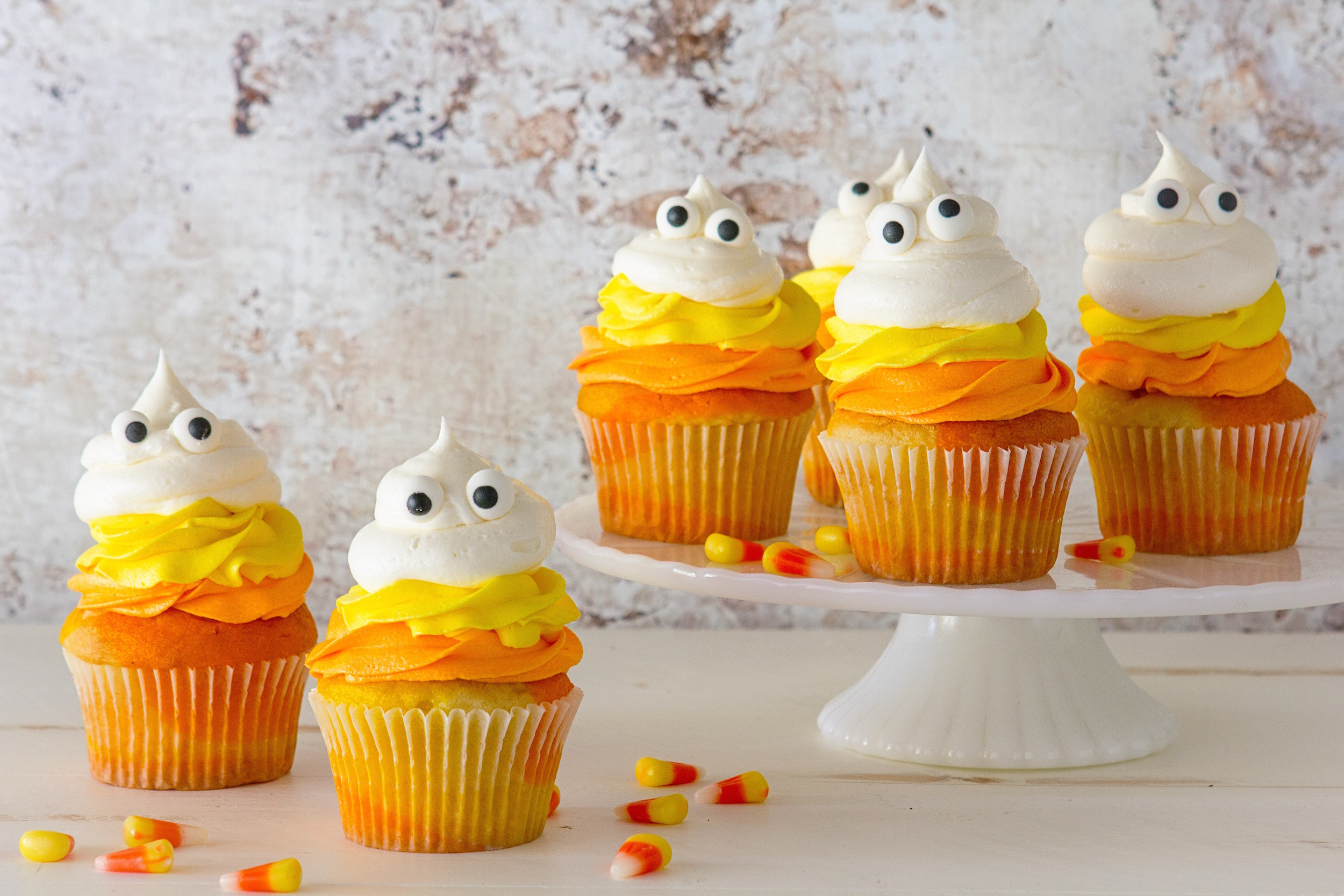 Easy Halloween Cupcakes For School
 18 Easy Halloween Cupcake Ideas Recipes & Decorating