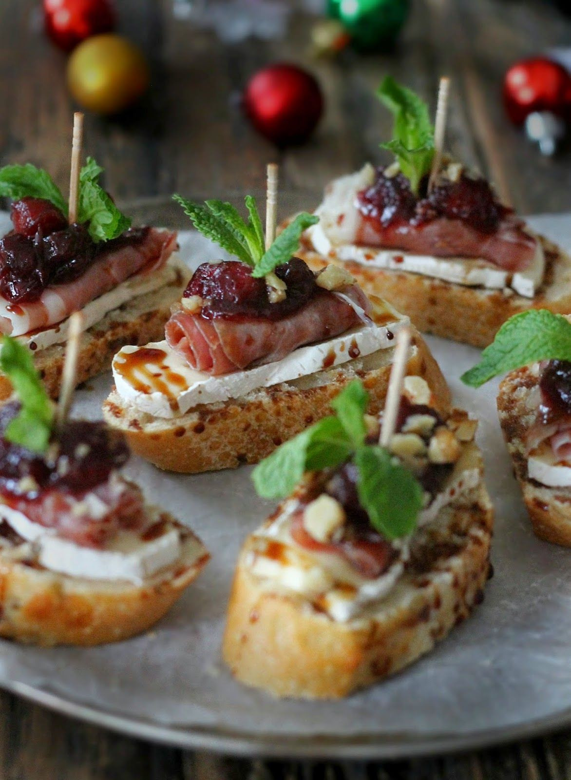 Easy Italian Appetizers Finger Foods
 Cranberry Brie and Prosciutto Crostini with Balsamic