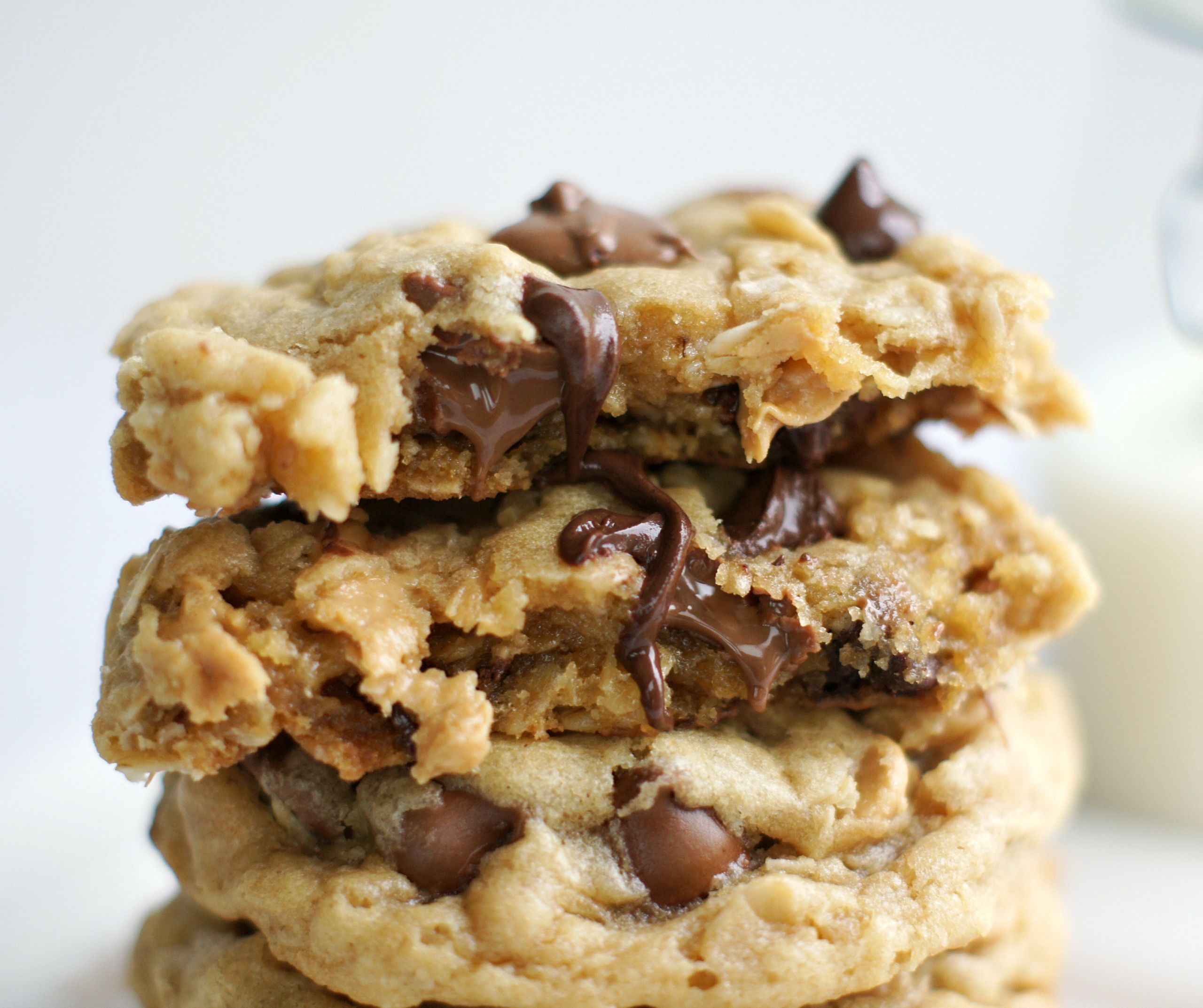 Easy Peanut Butter Oatmeal Cookies
 peanut butter chocolate oatmeal cookies