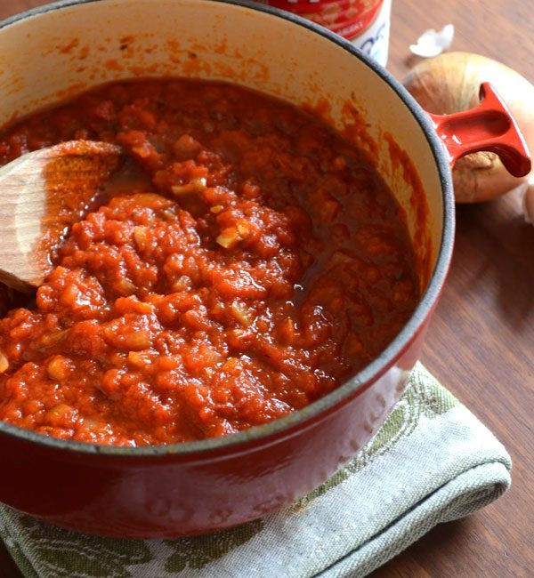 Easy Tomato Sauce Recipe
 Easy Homemade Tomato Sauce — Eatwell101