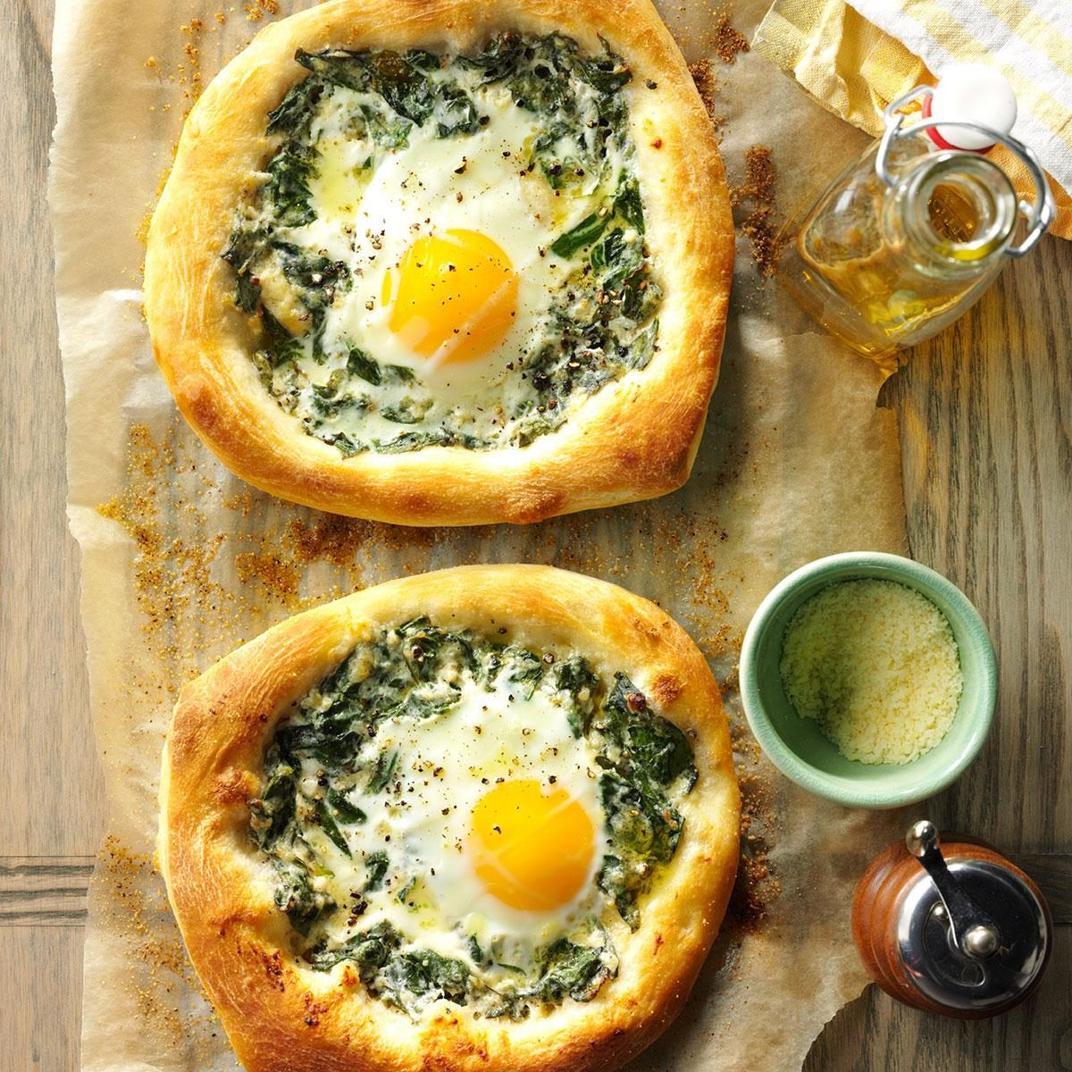 Eggs And Spinach For Breakfast
 Spinach Egg Breakfast Pizzas Recipe