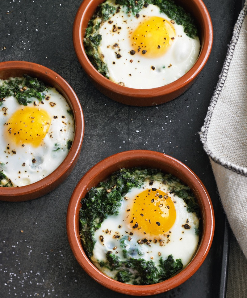 Eggs And Spinach For Breakfast
 6 Ingre nt Breakfast Baked Eggs with Spinach & Cream