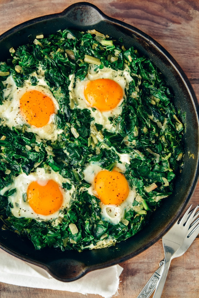 Eggs And Spinach For Breakfast
 Fried Eggs with Spinach [Video] Give Recipe