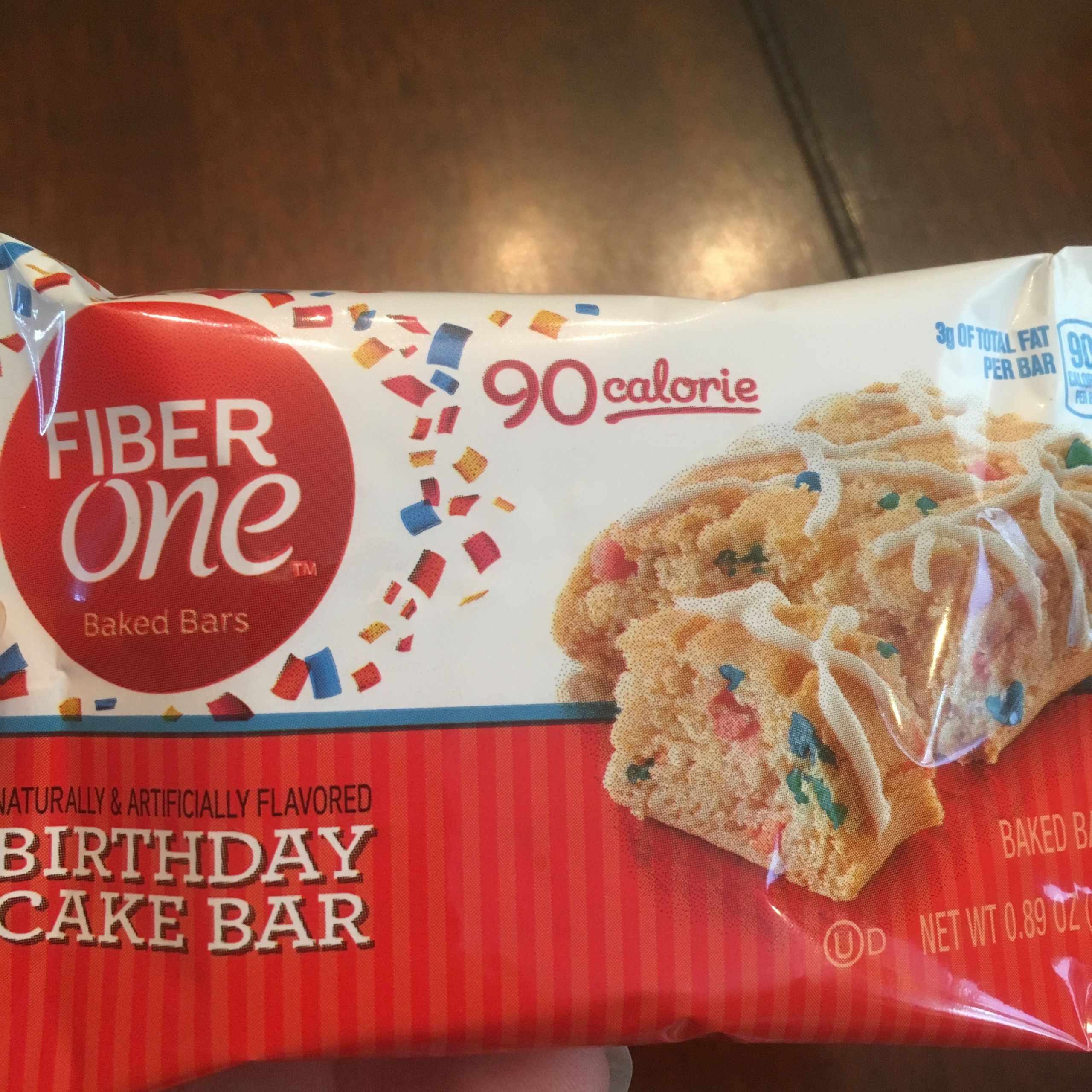 Fiber One Birthday Cake
 Fiber 1 90 Calorie Birthday Cake Bar reviews in Snacks