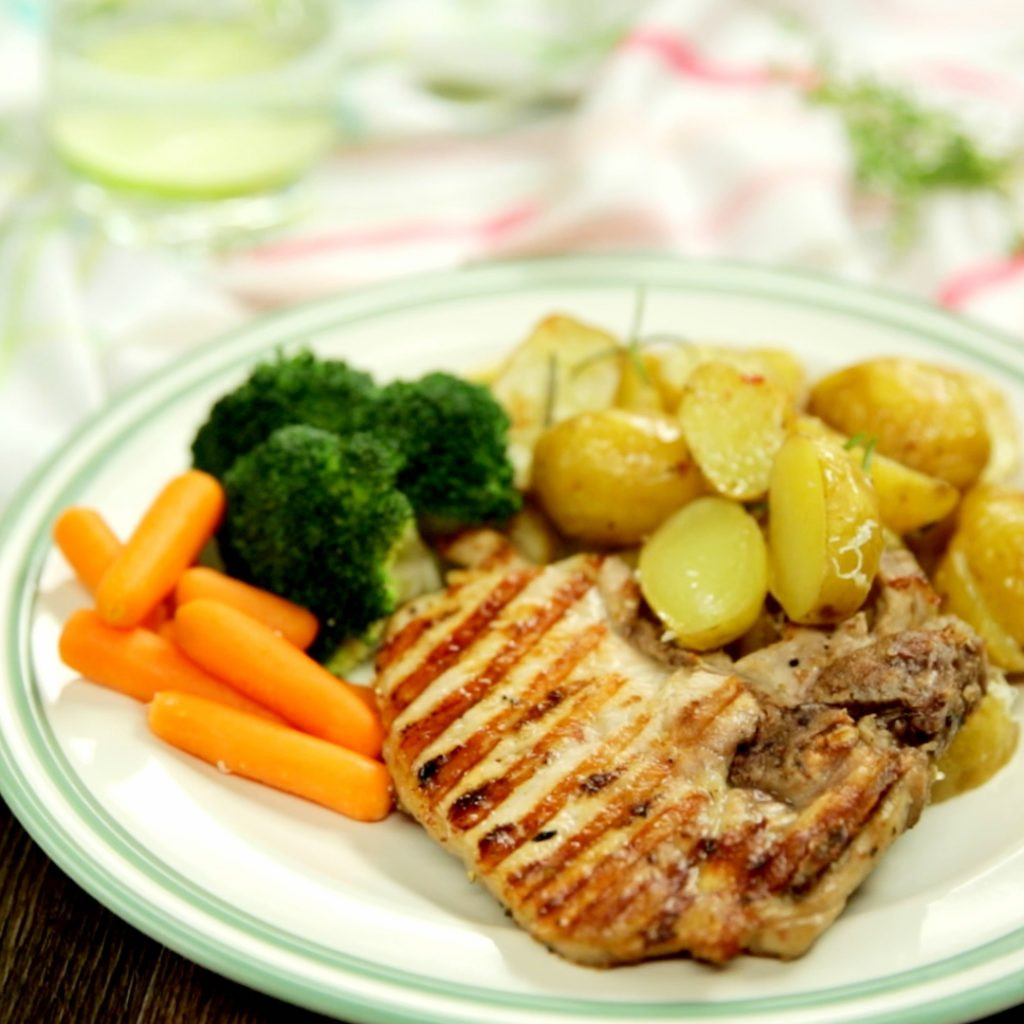 Grilled Pork Chops On Stove
 Grilled Pork Chops with Oven Baked New Potatoes So Delicious