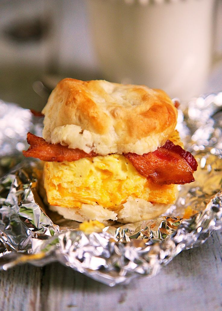 Hardee'S Bacon Egg And Cheese Biscuit
 Bacon Egg & Cheese Biscuit Sandwich Recipe biscuit