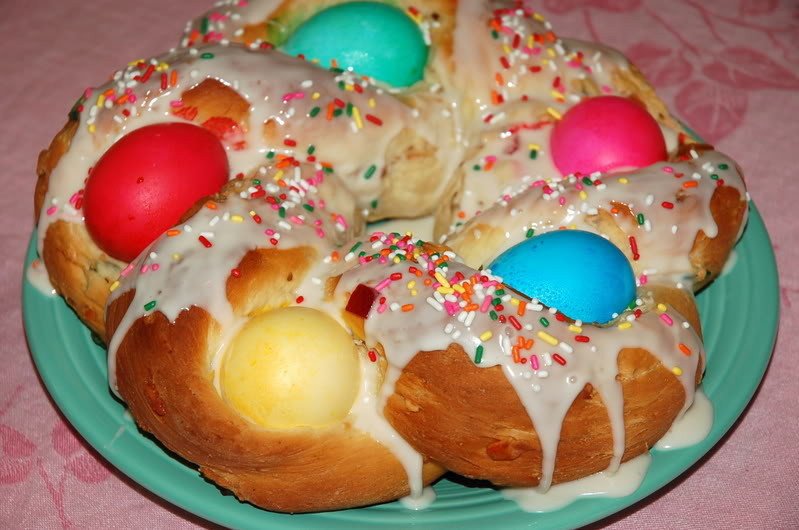 Italian Easter Bread History
 Italian Easter Egg Bread • Globerove