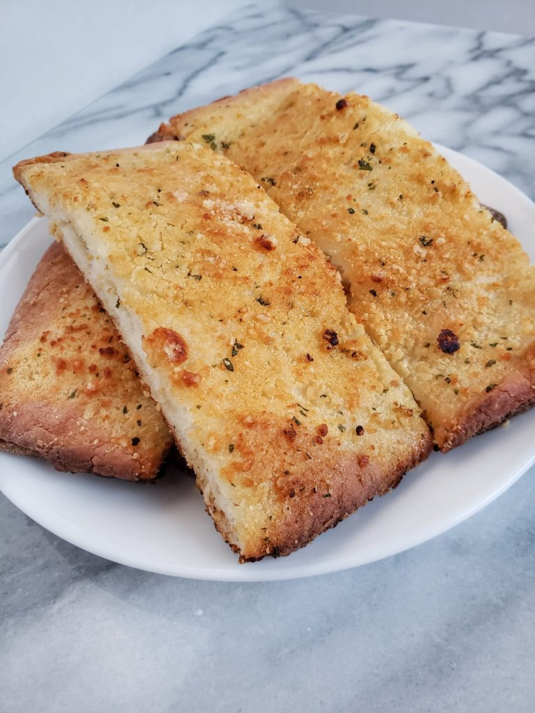 Low Calorie Garlic Bread
 Two Ingre nt Dough Garlic Bread Fit and Frugal Mommy