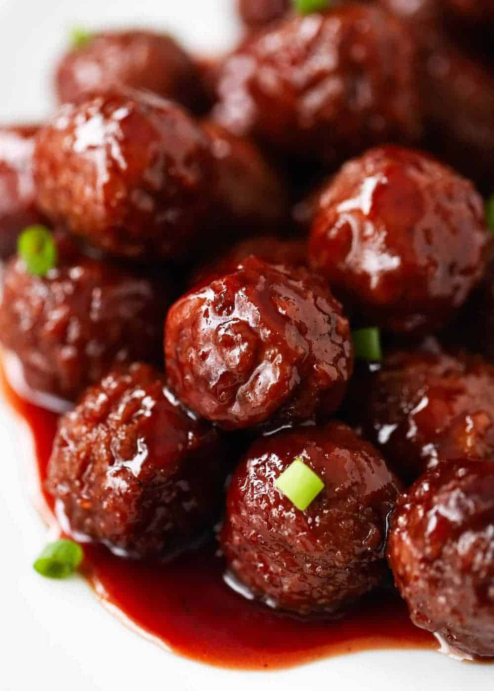 Meatball Bbq Sauce Recipe
 Crockpot grape jelly & BBQ meatballs only 3 ingre nts