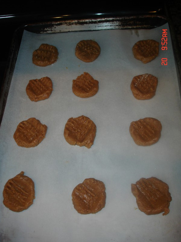 Paula Deen Peanut Butter Cookies
 Paula Deen Magical Peanut Butter Cookies