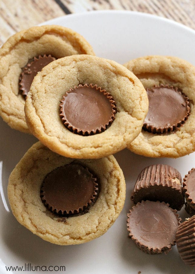 Peanut Butter Cookies With Reeses Cup
 BEST Reese s Peanut Butter Cup Cookies