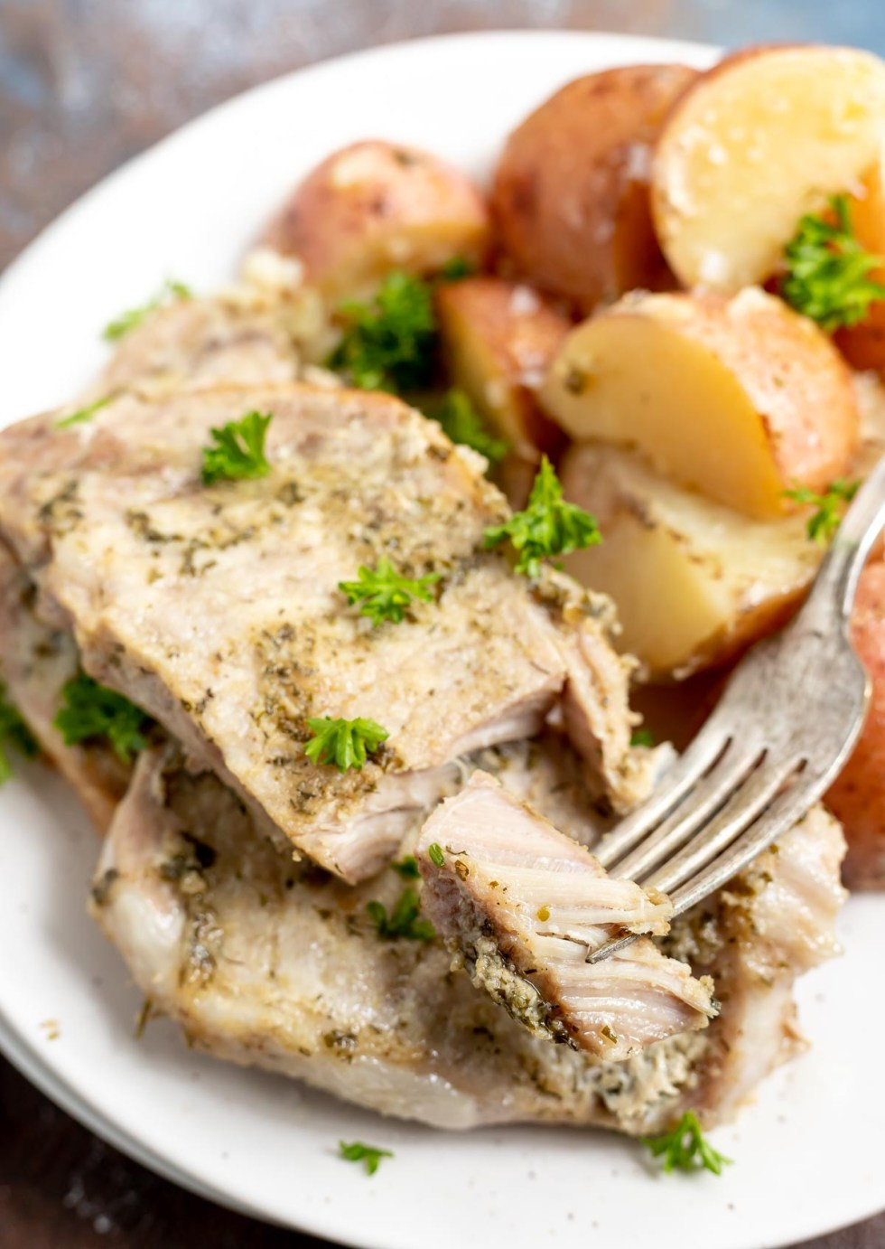Pork Chops And Red Potatoes Slow Cooker
 CROCKPOT RANCH PORK CHOPS and POTATOES WonkyWonderful