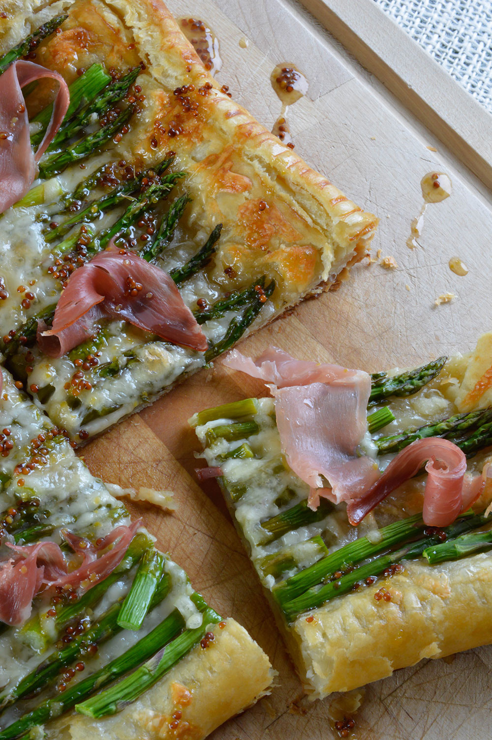 Puff Pastry Appetizers
 Asparagus and Prosciutto Puff Pastry WonkyWonderful