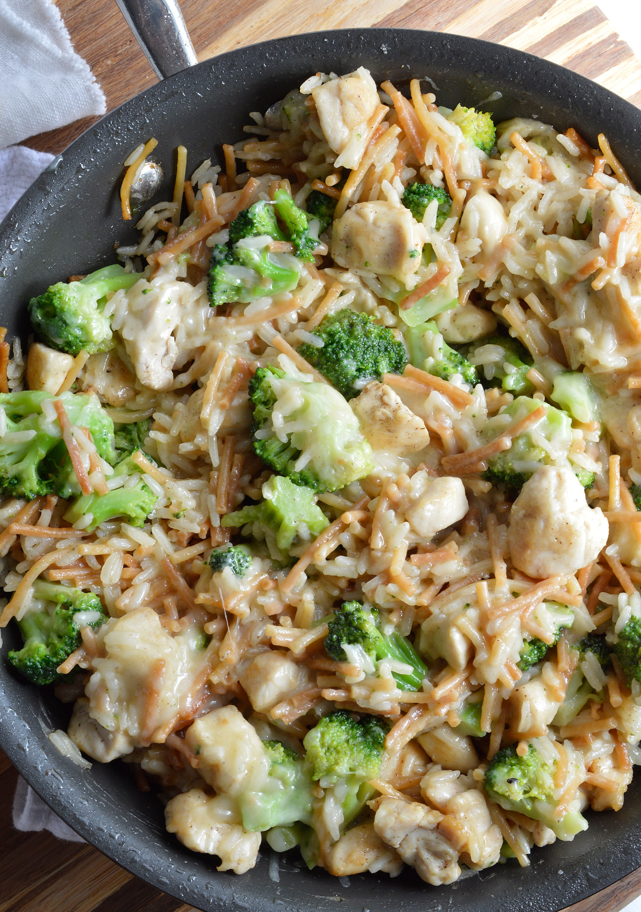 Recipes For Broccoli Rice Casserole
 e Pot Cheesy Chicken Broccoli Rice Casserole