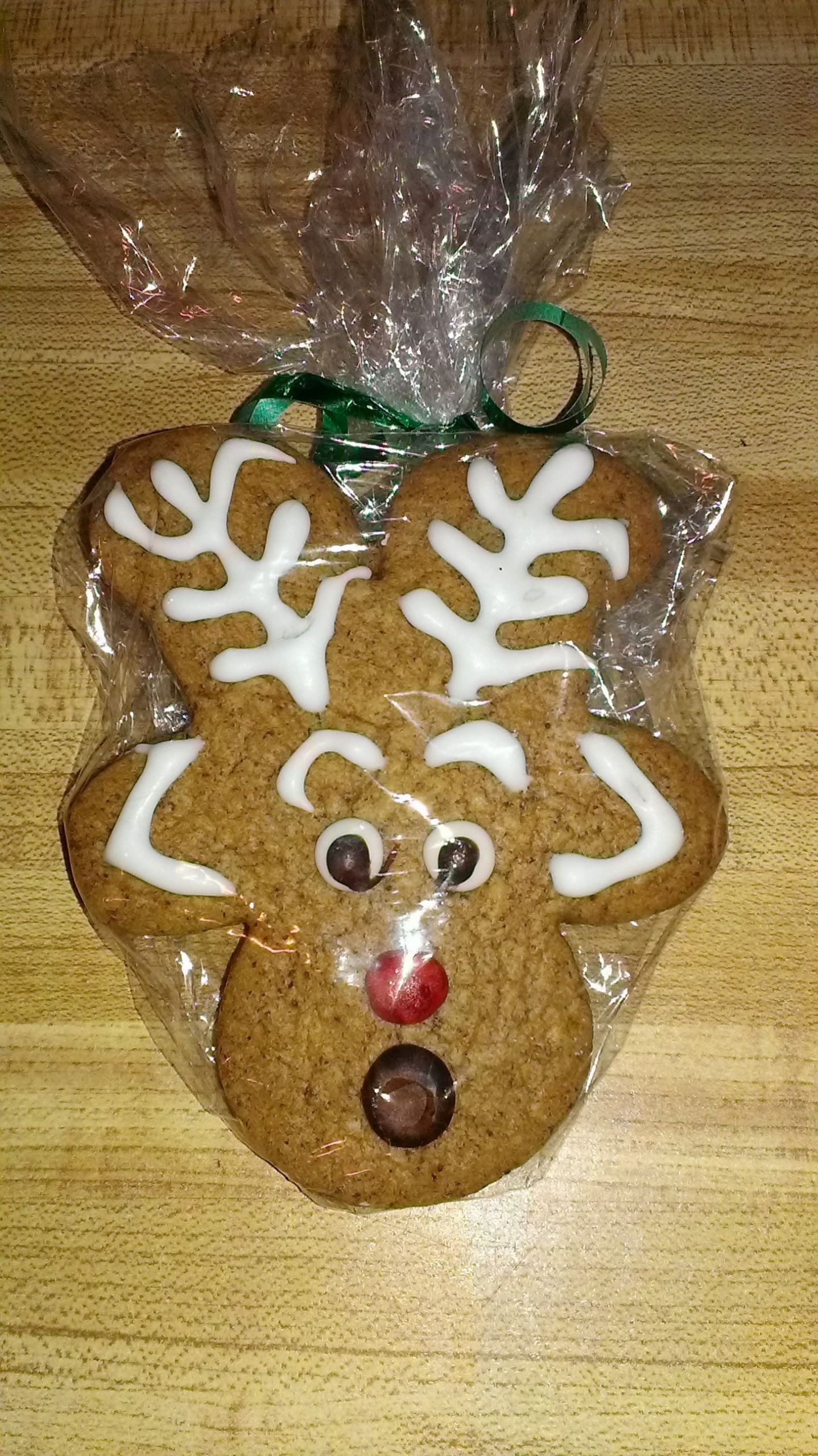 Reindeer Gingerbread Man Cookies
 use a gingerbread man cookie cutter to make this reindeer