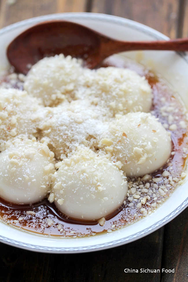 Rice Desserts Recipe
 Glutinous Rice Ball with Crushed Peanuts