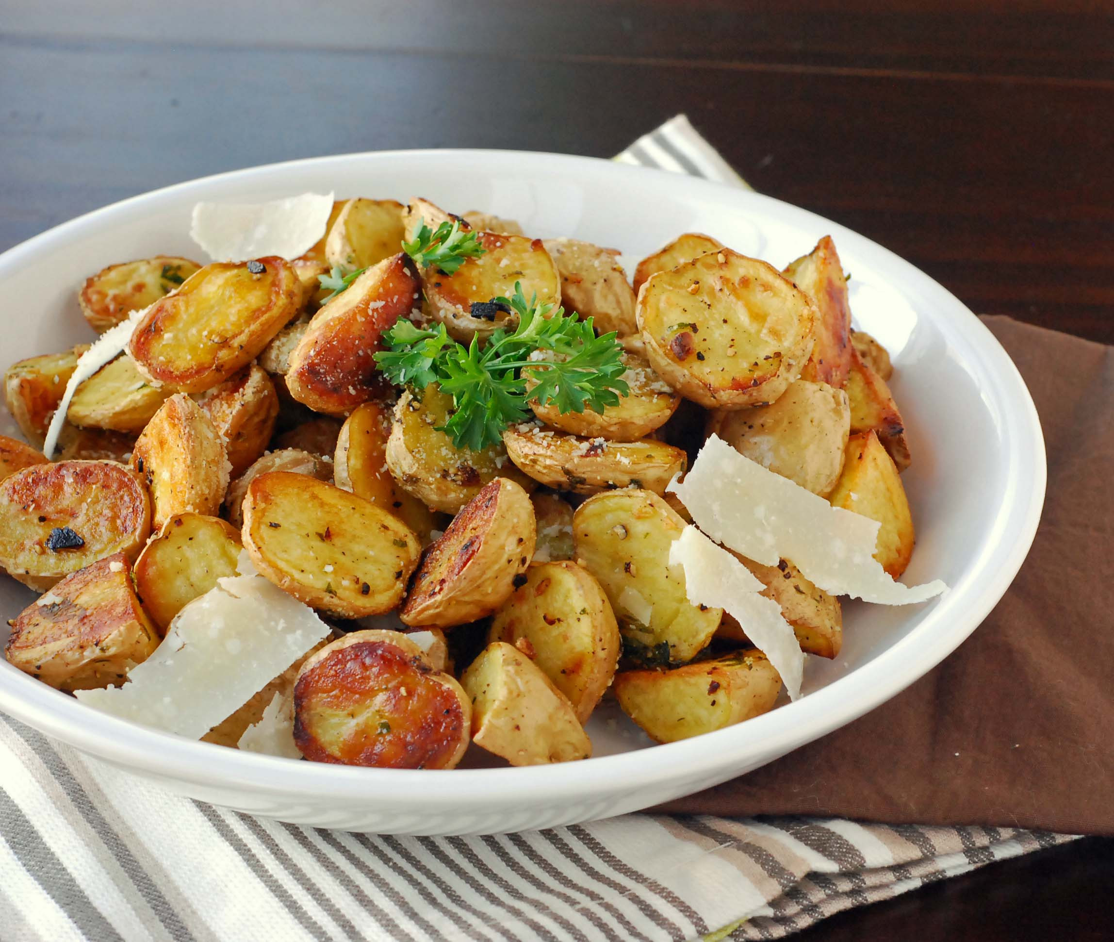 Roasted Baby Potatoes With Parmesan
 Parmesan Roasted Baby Potatoes with Parsley