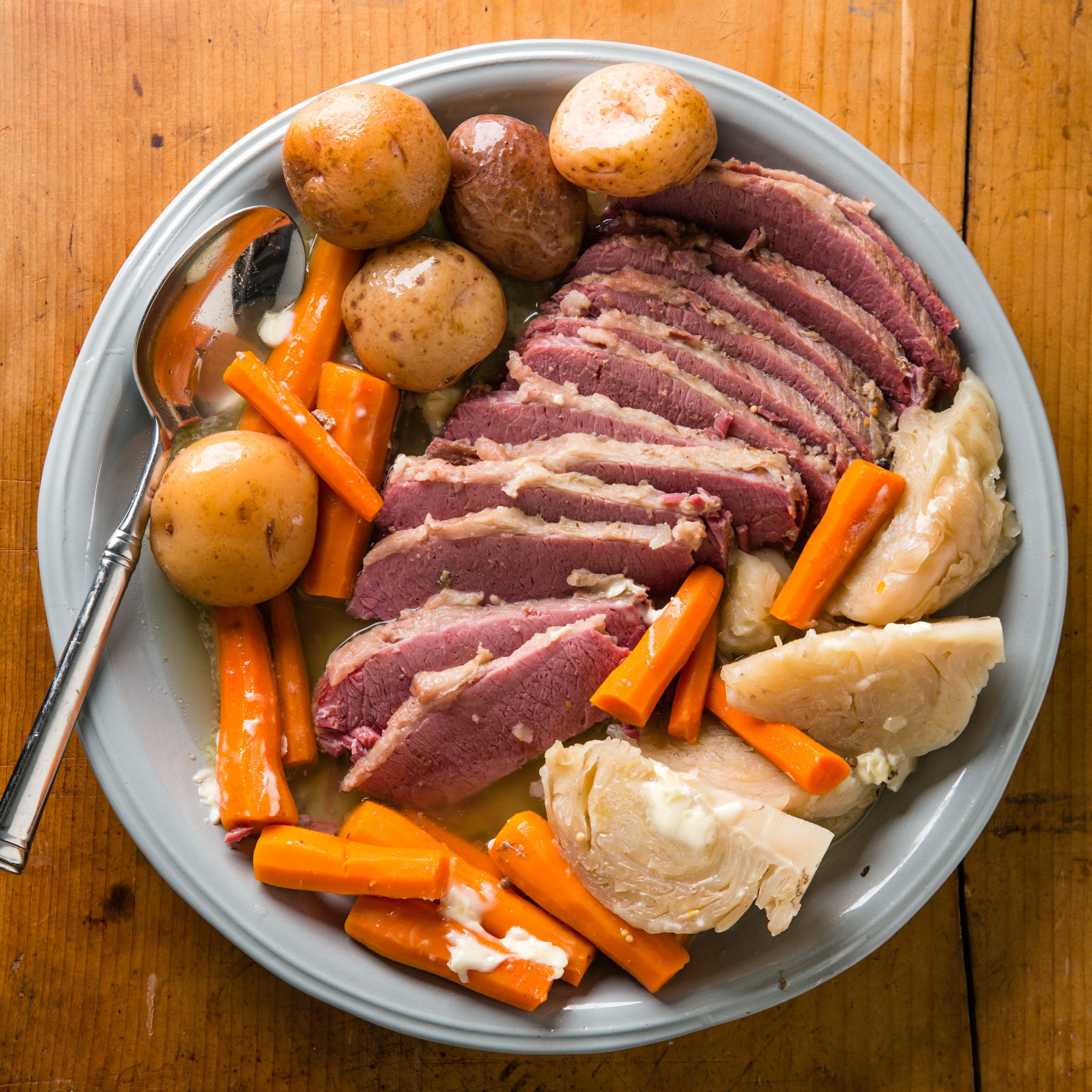 Slow Cooker Corned Beef Cabbage
 Slow Cooker Corned Beef and Cabbage