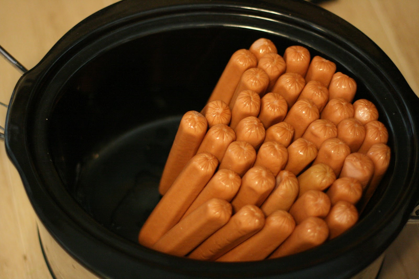 Slow Cooker Hot Dogs
 Crock Pot Hot Dogs for a Crowd A Year of Slow Cooking
