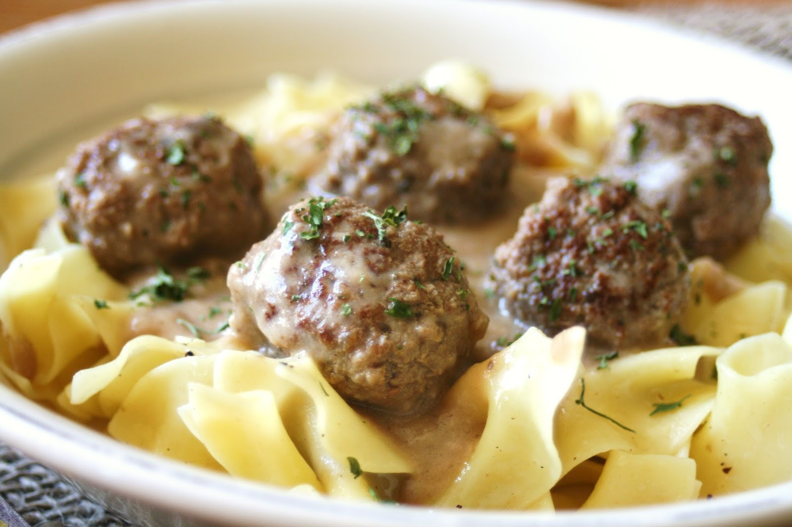 Slow Cooker Meatballs And Gravy
 I Thee Cook Slow Cooker Meatballs in Gravy