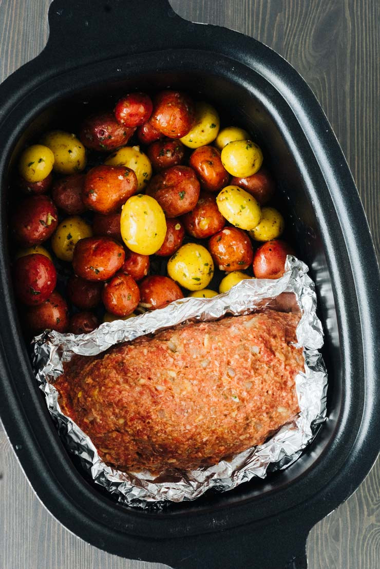 Slow Cooker Meatloaf Recipes
 Slow Cooker Meatloaf and Potatoes and garlic butter