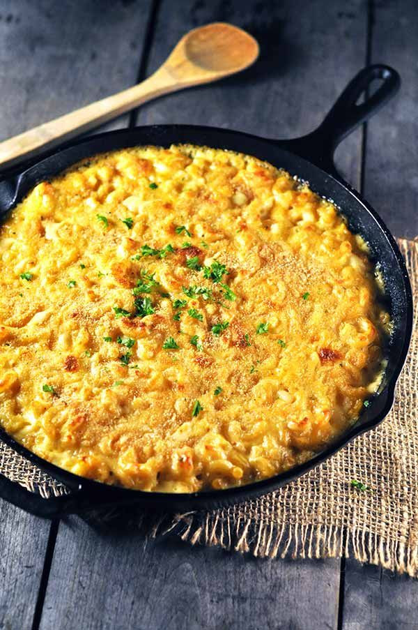 simple baked macaroni and cheese with bread crumbs