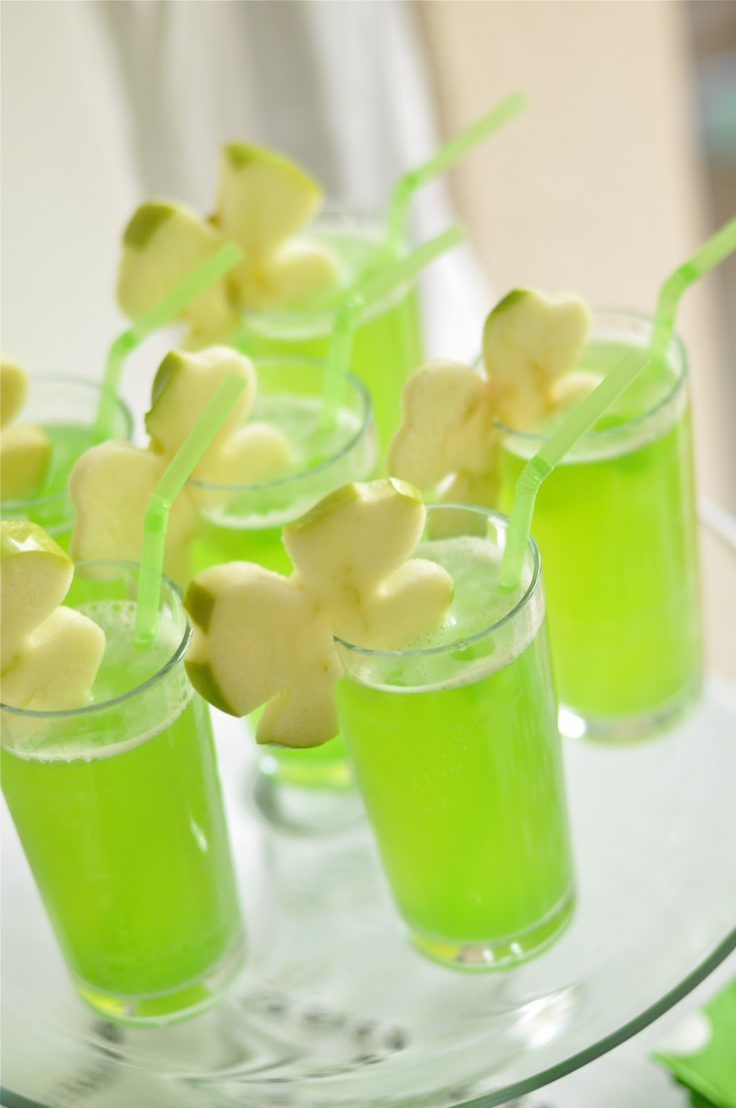 St Patrick's Day Drink Ideas
 St Patrick s Day Rainbow Party & FREE Printables Party