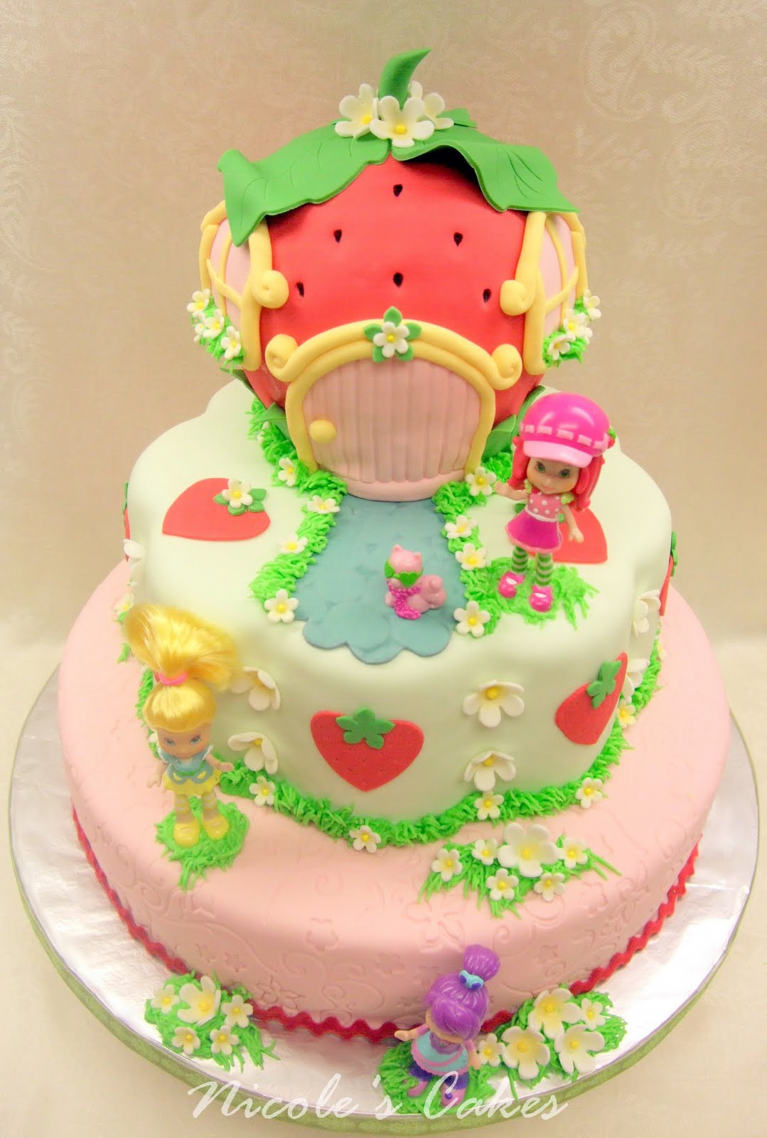Strawberry Shortcake Birthday Cake
 Birthday Cakes A Berry Beautiful Strawberry Shortcake