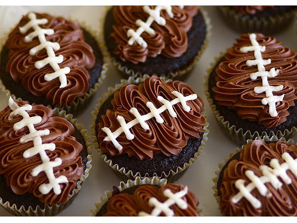 Super Bowl Cupcakes
 Football Shaped Snack Recipes for Your Super Bowl Party