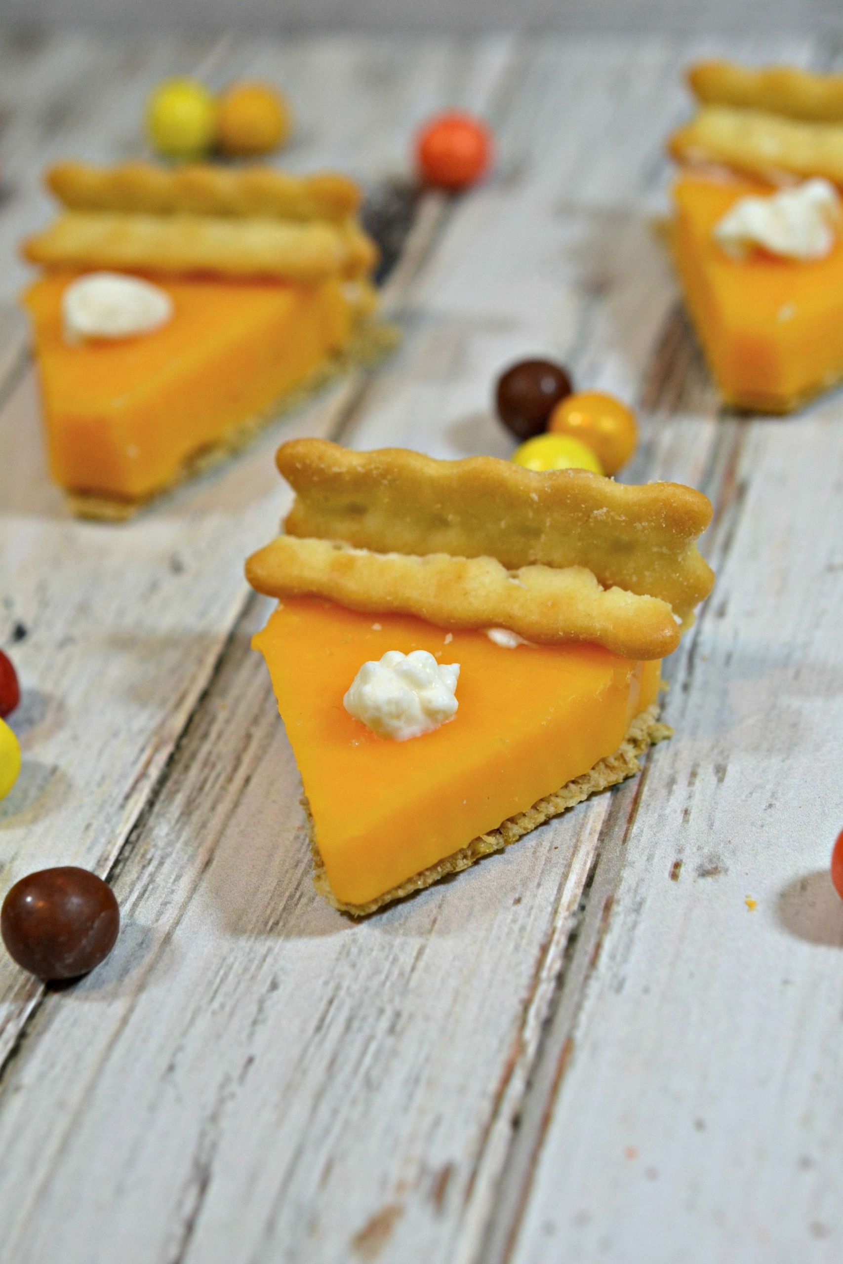 Thanksgiving Appetizers For Kids
 Thanksgiving Cheese and Crackers Appetizer