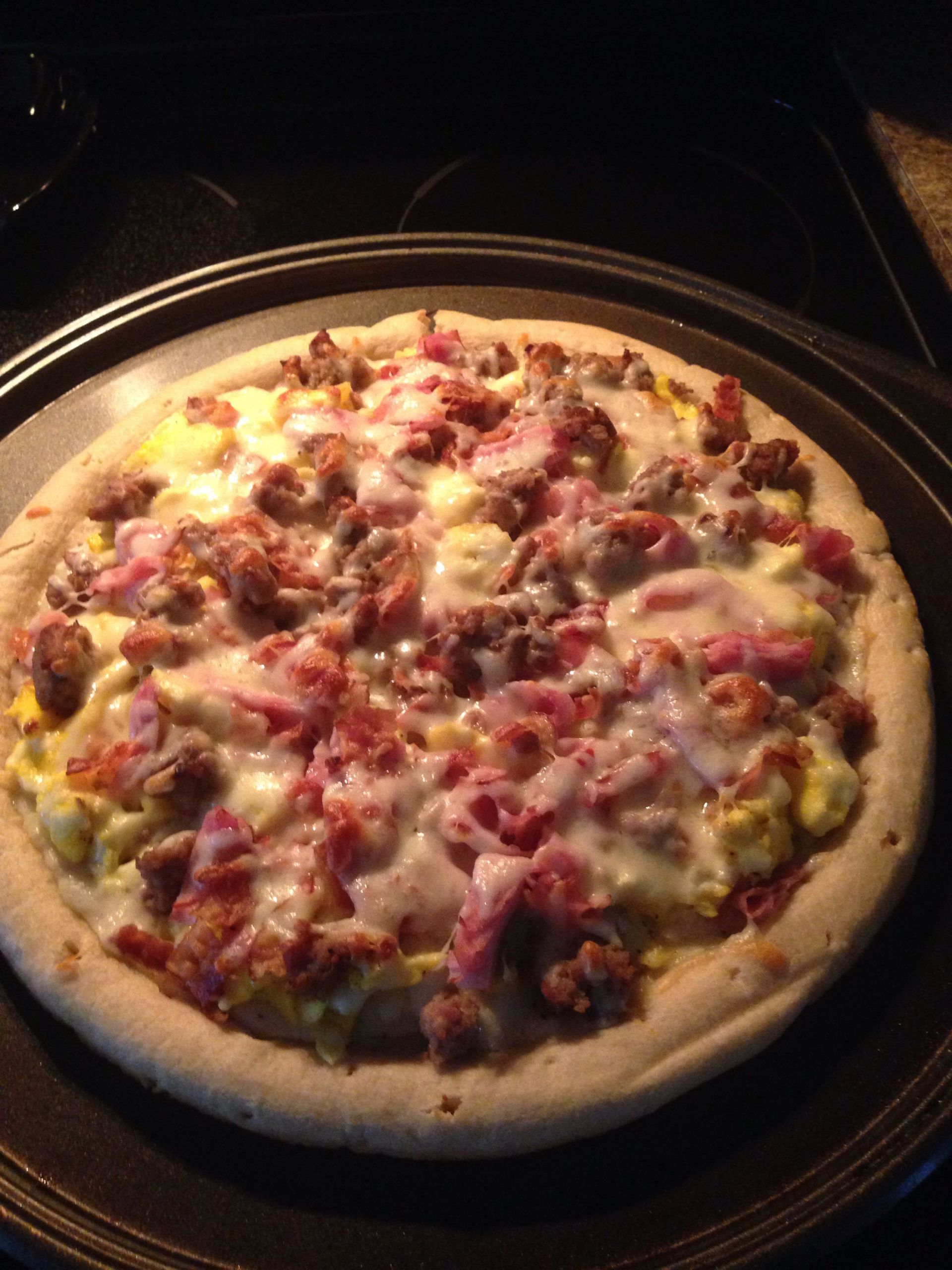 Tops Breakfast Pizza
 Super easy breakfast pizza use ready made crust country